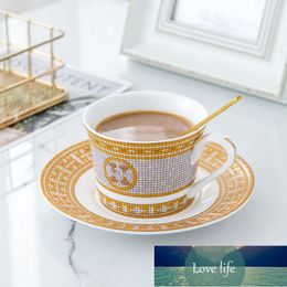 Top designer os chinois tasse européenne Creative Vintage Coffee tasses bordure de porcelaine dorée en porcelaine Big Mark tas tasse de plaque de plaque de plaque à la maison