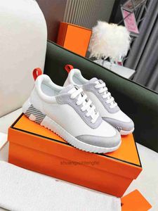 Top Designer Bouncing Sneakers Chaussures pour les hommes Techniques toile en daim chèvre Sports Light Solers Italie Brands Mens Casual Walking EU38-46.box