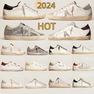 Zapatillas de deporte de diseño dorado Mocasines de lujo Zapatos casuales Cuero Italia Sucio Zapato viejo Marca Mujeres Hombres Super-Star Ball Star Entrenadores 35-45