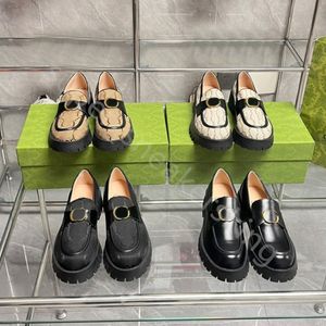 Zapatos de vestir de diseñador superior Zapatillas de deporte de plataforma para mujer Mocasines de abeja pequeños Goma Negro Cuero brillante Zapatillas de deporte de cabeza redonda gruesa Zapato de fondo grueso