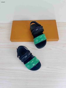 Top designer schoenen schoenen zomer contrasterende decoratie kids sandalen logo printing kinder slippers doos verpakking kinderen maat 26-35