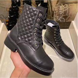 Top designer Lingge bottes à lacets femmes petites semelles épaisses parfumées à talons épais chaussures en cuir véritable avec extérieur noir réglable Knight Martins