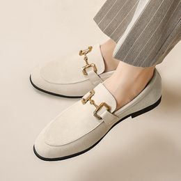 Mocassins décontractés en daim Beige pour hommes chaussures noires respirantes à enfiler troupeau chaussures habillées pour hommes Zapatos De Hombre chaussures pour hommes