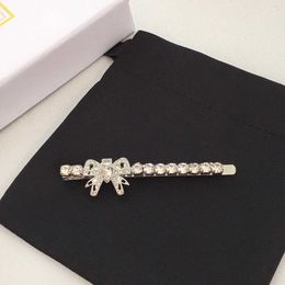 Top designer MiuMiu Fashion Hairpin New Bow Knot Full Diamond Crystal pour les femmes Frais Super Immortel Petite et commune One Line Hairpin Valentine Bijoux Accessoires