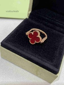 Top designer Ring cadeau pour femme V-Gold 18K Nouveau redoutateur rotatif à quatre feuilles motif de fleur de fleur anneau rouge Jade Médaille Chico Fleur sculptée avec boîte
