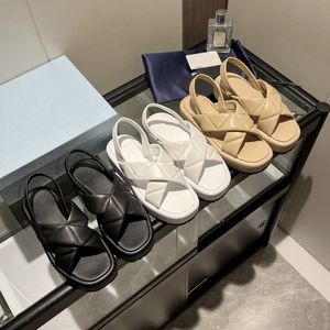 Sandalias de diseñadores, zapatillas, zapatillas para mujeres de alta calidad, zapatos casuales de cuero de pantorrilla de cristal, plataforma acolchada, hebilla de playa cómoda y cómoda, zapatos suaves y gruesos