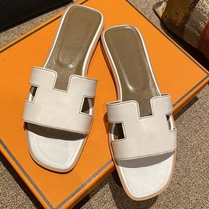 Top Designer GLIDES Sandaal Slippers Beach Classic Flat Sandaal Luxe Summer Lady Leather Lederen Flops Men Women Women