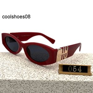 Top Designer Zonnebrillen Voor Dames Heren Cat Eye Brillen Speciale UV 400 Bescherming Letters Groot Been Dubbel Beam Frame Outdoor Klassieke Stijl Dames Zonnebrillen 054H