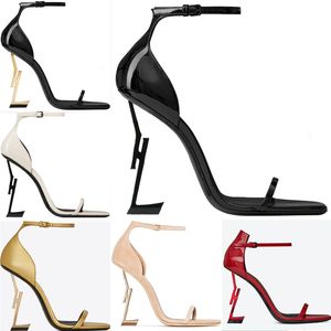 Top designer damesschoenen hoge hakken luxe metalen rode gesp sandalen leer bruiloft
