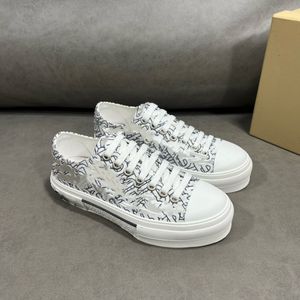 Top Designers Vintage Print Check Baskets rayées Chaussures plates Low-top Gabardine Hommes Lettrage Plaid Toile Chaussure Plimsolls Toile Baskets Eur 36-46 776