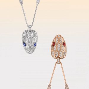 Top Fashion All Zircon Diamant Ruby Rouge Bleu Eye Serpent Pendentif Collier pour Femmes Designers De Luxe Bijoux En Cuivre En Gros Cadeaux D'anniversaire