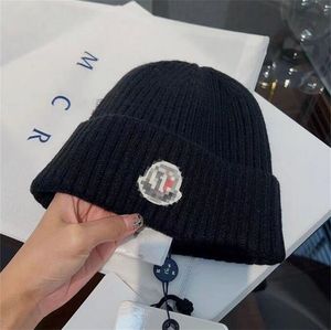 Top Fashion Designer / Cachemire Hat automne et hiver nouvelle casquette en laine tricotée casquette en tricot de luxe version officielle processus 1: 1 de haute qualité beau cadeau