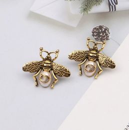 Top Fashion Pearl Retro Bee Stud Orees Material Materiage Matériau en alliage de haute qualité European et Américain Bijoux de l'oreille de mode