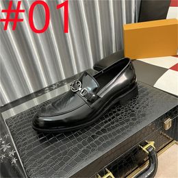 Top Fashion Pointed Toe Designer Chaussures pour hommes Locages Slip sur les chaussures en cuir en relief formelles pour Taille de la fête 38-45