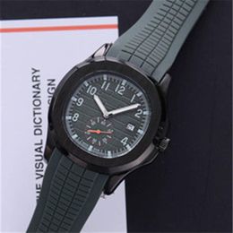 Top Fashion Sport 43mm Quartz Mens Watch Bracelet en caoutchouc de silicone Montres de haute qualité 17 Colors274L