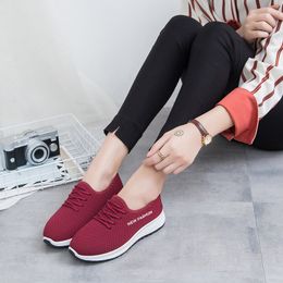 Top Mode Dames Designer Loopschoenen Triple Zwart Wit Bruin Vrouw Meisje Platte Trainers Fabriek Groothandel Retail Outdoor Platform Loafers Sneakers Maat Eur 36-40