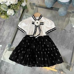 Top Girls Dress Suit Baby-tracksuits Kids Designer Kleding Maat 90-140 CM Academy Style T-Shirt en Sequin Logo Short Rok 24APril