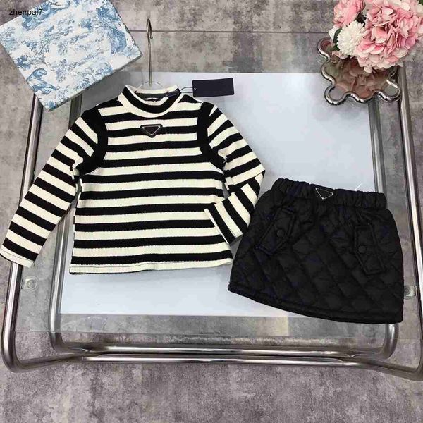 Top Girls Dress Suits Autumn Kids Track Size 100-150 Diseñador Baby Baby Black and White Sweater y falda de algodón Dec05