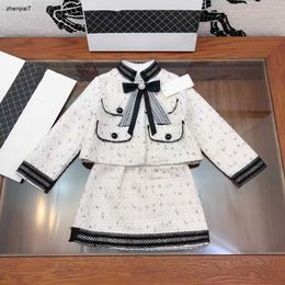 Top Girls 'Suit 3d Bow Decoration Baby Robe Set Children's Automn et Winter Clothes Foreign Mabet + Half Jirt