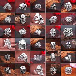 Top gothique Punk assorti crâne sport motards femmes hommes Vintage Antique argent squelette bijoux bague 50pcs Lots Whole2061