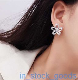 Boucles d'oreilles avec logo de marque originale 1to1 de qualité supérieure pour femmes Boucles d'oreilles à grande fleur Vanclef v Gold Version haute plaqué épais or 18 carats Vanclef Diamond Earring Jewelry