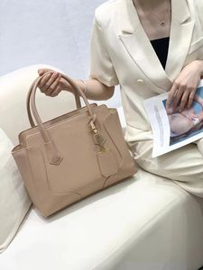 Sacs de poignée supérieure 2024 Été Nouveau sac à bandoulière en cuir authentique Sac à bandoulière Fashion Women's Bag 8021