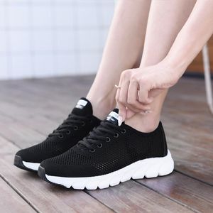 Top Hoge Kwaliteit Zomer Eenvoudige Dagelijks Solid Color Womens Running Schoenen Ademend Mesh Sports Dames Casual Trainers Sneakers Outdoor Jogging Lopen