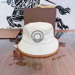 Top enfants chapeau seau marron en cuir conception de conception d'enfants Fedora Designer Accessoires de haute qualité Logo Printing Baby Caps Nov25