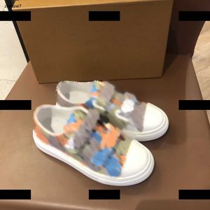 Top Kids Casual Shoe Child Sneakers Baby Spring vervormd Logo Druk Nieuwe aankomst Rubberen Doos Bescherming Verzending Kindergrootte 23-35