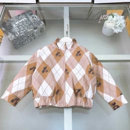 Top Kids Jacket Doll Bear Patrón impreso para niños Tamaño del abrigo para niñas 100-160 Lapa de ropa Baby Diseñador de ropa para niños Jan20