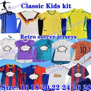 Top Kids Kit Retro Voetbalshirts 17 18 Real Madrids 90 08 09 10 11 16 BenzEMA BAR 98 02 Brazi Duitse voetbalshirts voor kinderen