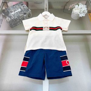 Top enfants à manches courtes T-shirt T-shirt Set Baby Tracksuit Taille 100-150 Summer Stripe Splicing Polo and Shorts 24Feb20