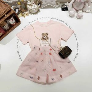 Top Kids Short Sleeved Suit zomer Lovely Roze Baby-tracksuits Maat 90-160 Girls T-shirt en Stripe Printing Shorts Jan20