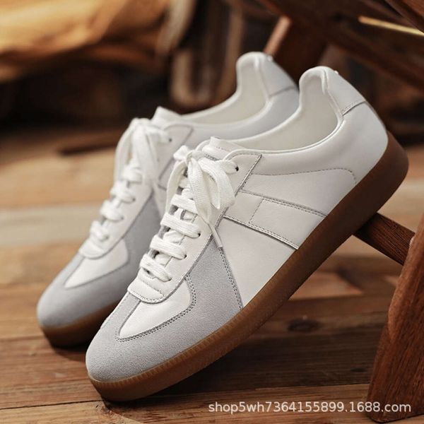 Zapatos de entrenamiento de la piel de la capa superior para hombres Low Top Board informal de moda y ligero Sports blancos americanos pequeños