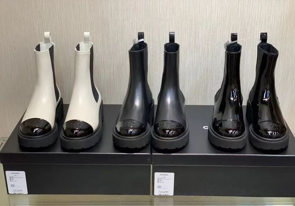 Bottes Chelsea en cuir épais pour femmes, bottes courtes en cuir verni avec épissure de tête ronde rehaussant le fond épais