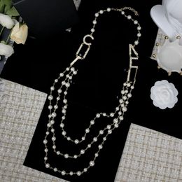 Colliers de perles longs pour femmes, chaîne de lettres perlées, collier de luxe de styliste, fourniture de bijoux cadeaux