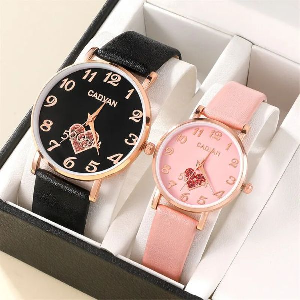 Top Luxury Brand Couple Watch for Women Men Clock Calendrier masculin Love Dial Dial Quartz Gatchs de poignet en cuir