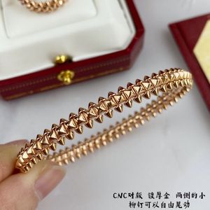 Top luxe Merk V gouden Sieraden Bangle Voor Vrouwen Rose Punk Rock Hiphop Ruit Armband Stoom-punk Rond klinknagel Bangle