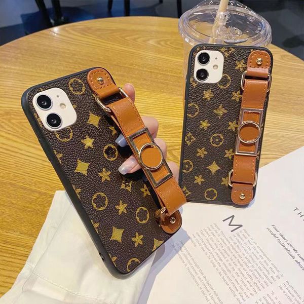 Top Luxury Designer iPhone Case 15 Pro Max 15Plus 14 Pro 13 12 11P Designer Fashion Creative Case Triangle Nameplate Couple Case