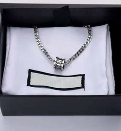 Top luxe designer ketting mode charme kettingen voor mannen en vrouwen brief vs hanger punk hiphop sieraden unisex lengtegrafiek 8922910