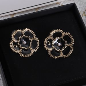 Top luxe oorbellen bloemen oorbellen letter clip-ons oorbellen voor vrouwelijke oorbellen eenvoudige hangende sieraden