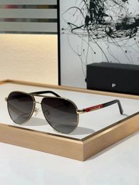 Top Luxury Fashion Des lunettes de soleil Classic Classic Eyeglass Goggle Pilot Classic Shaped Triangle Logo Rectangular Design Six Couleurs disponibles pour convenir à tout le monde