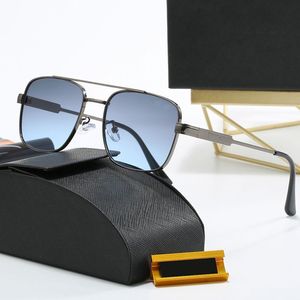 Top Luxury Fashion Des lunettes de soleil Classic Lunettes Classic Eyeglass Goggle Outdoor Beach Sun Glasses For Man Woman Facultatif Triangulaire Signature Place extérieure Préférée