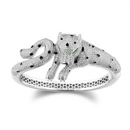 Top luxe bijoux de créateurs de luxe Bracelet en or plaqué argent diamant à haute teneur en carbone émail noir / Carter Jaguar Serie Bracelet en diamant complet original 1to1 avec vrai logo