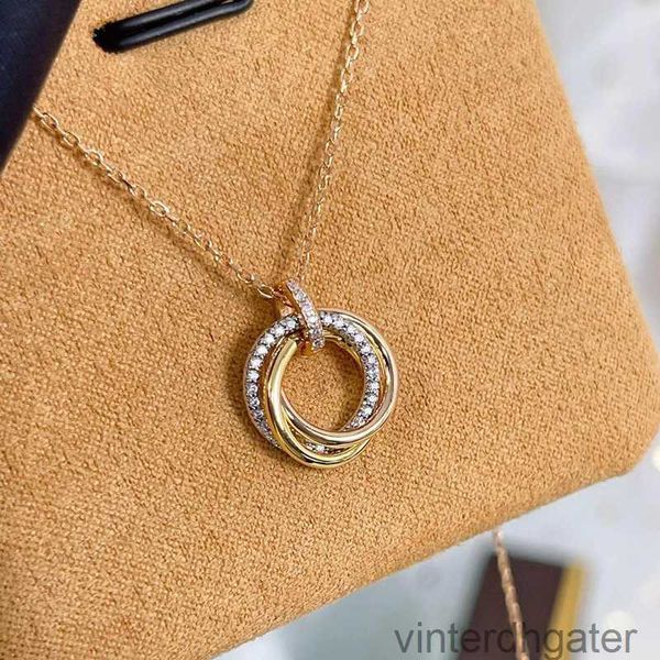 Top Luxury Fine Fine Original 1to1 Collier Carter Designer For Women v Gold Tricolor Ring Collier avec Diamond Inraliss vintage Brand Celtic Style Designer Pendant