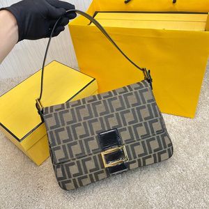 Top Luxury Véritable Fourre-tout en cuir Sacs à bandoulière Baguette Pochette Sacs à main en nylon Embrayage classique Sac à bandoulière Designer Enveloppe Femme Mode Soirée B 05jh #