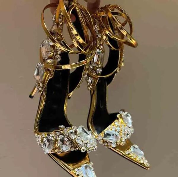 Top Luxe Sandales pour femmes de haute qualité Mode pointu en cuir à lacets talon en métal talons hauts marche spectacle robe de soirée de mariage chaussures envoyer la taille de la boîte 35-43