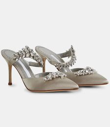 Top Luxury Lurum Sandals Chaussures Femmes Satin Crystal Embellies Mules Stiletto High Talon Mariage Party Poighed Toe Toe Slipper EU35-43 NOUVEAU