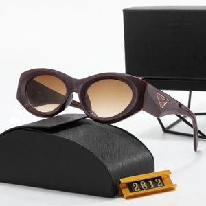 Top Lunettes de soleil de luxe Designer Hommes Hommes Classic Shades Goggle avec boîte Beach Sun Petit cadre Femmes Designe23001