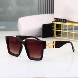 Top gafas de sol de lujo diseñador de lentes para mujer para hombre gafas senior gafas para mujer marco de anteojos gafas de sol de metal vintage con caja 31084